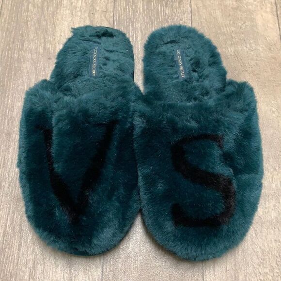 Victoria’s Secret Plush‎ Slip On House  Pajama Slippers - Picture 1 of 6